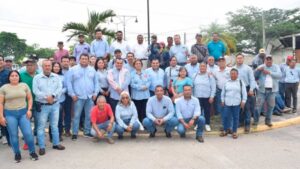 Encabezan-lideres-caneros-accion-para-embellecer-bulevar-Miguel-Aleman